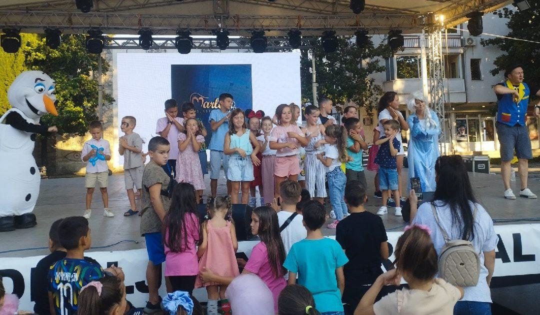 Mališani uživali u zabavnim sadržajima na dječjem karnevalu