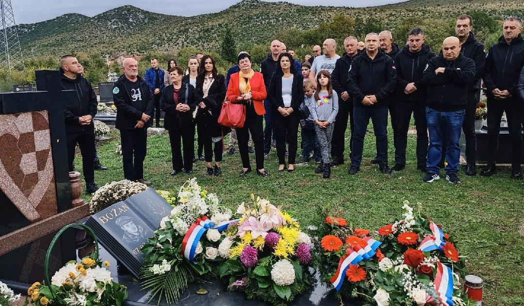 Održan komemorativni skup u Zvirovićima u spomen na Božana Šimovića i ostale hrvatske vitezove