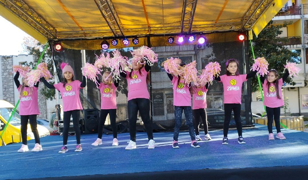 AUDIO: Na Adventu u Čapljini plesne skupine zabavljale posjetitelje