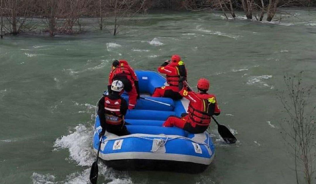 Stolac: Iz Bregave izvučeno vozilo i tijelo