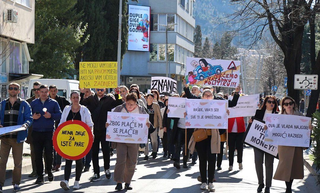 AUDIO: Prosvjetni djelatnici iz HNŽ-a održali prosvjednu šetnju u Mostaru