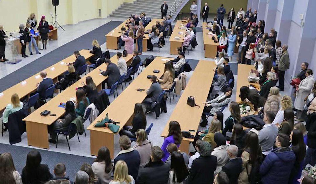 U Federaciji BiH broj upisanih studenata manji za 6,1 posto, diplomiranih za 10,6 posto