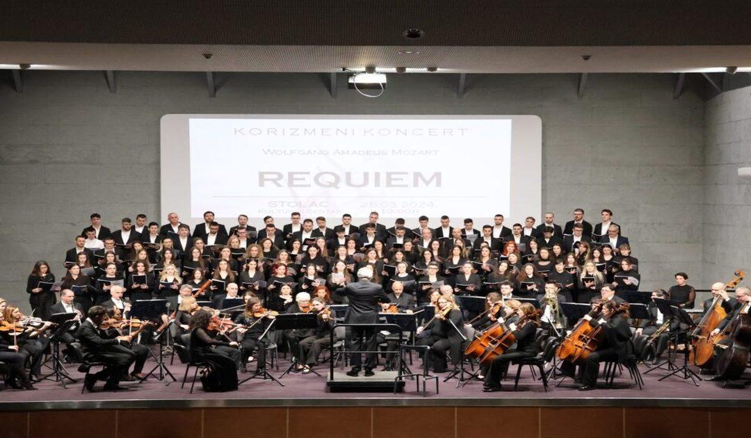 Za koncert “Requiem” oduševljeni Stočani tražili mjesto više