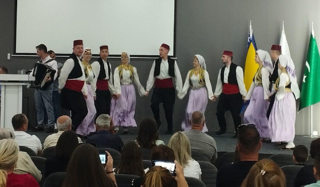 AUDIO: Na Bajramskom koncertu posjetitelji uživali u ilahijama, tradicionalnim pjesmama i plesovima