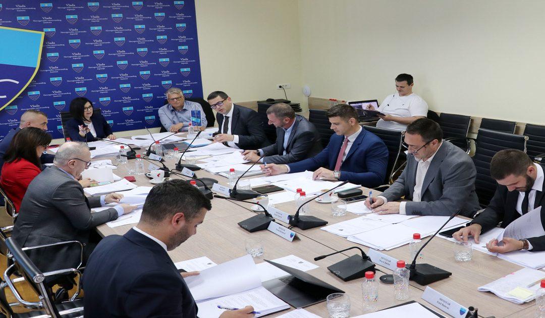 PRIJEM VJEŽBENIKA: Vlada HNŽ-a poziva pravne subjekte na suradnju