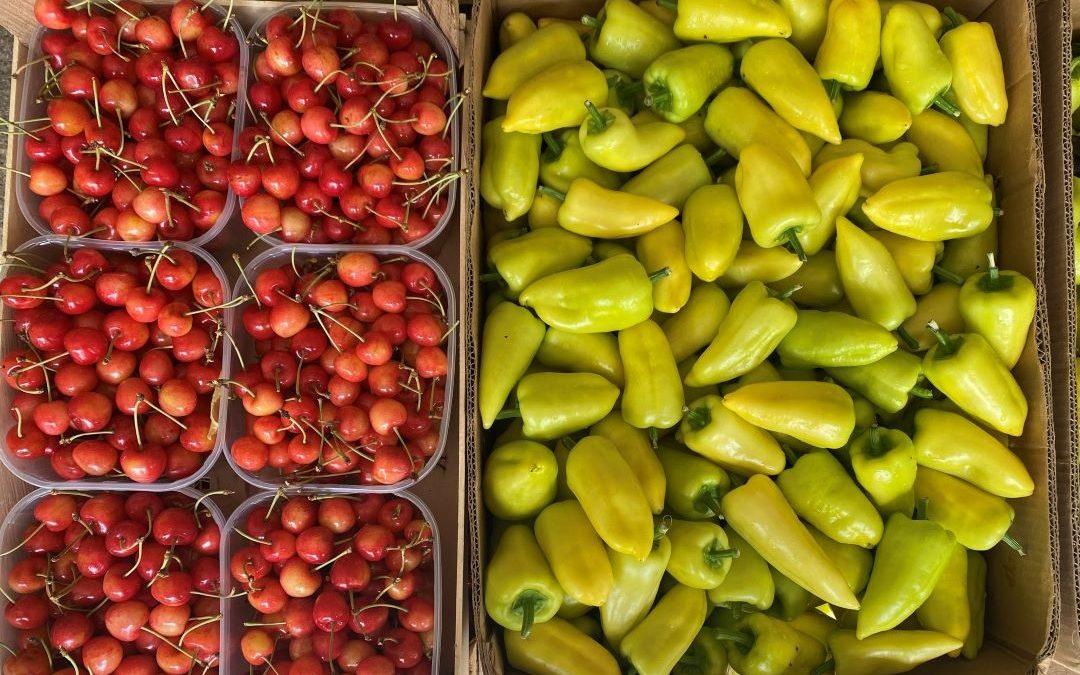 Na Veletržnicu u Tasovčićima stigle male količine trešanja i domaćih paprika