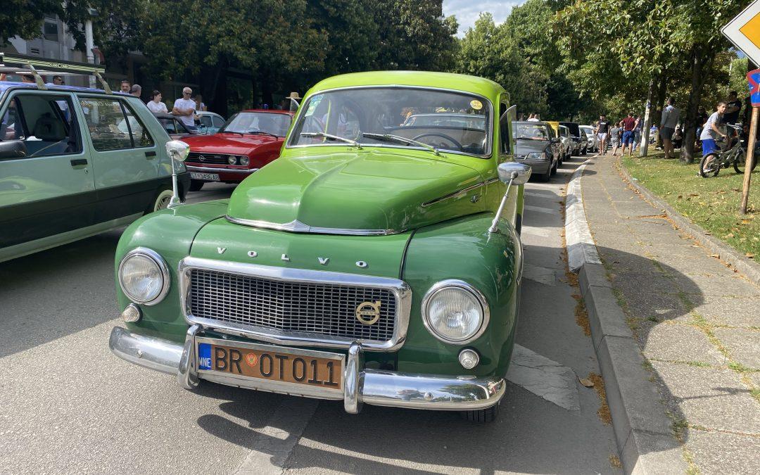 Oldtimeri na čapljinskim ulicama privukli veliki broj posjetitelja
