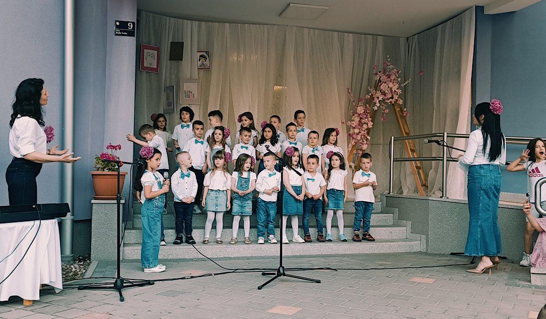 Foto: U Dječjem vrtiću Čapljina priredbom obilježen Majčin dan