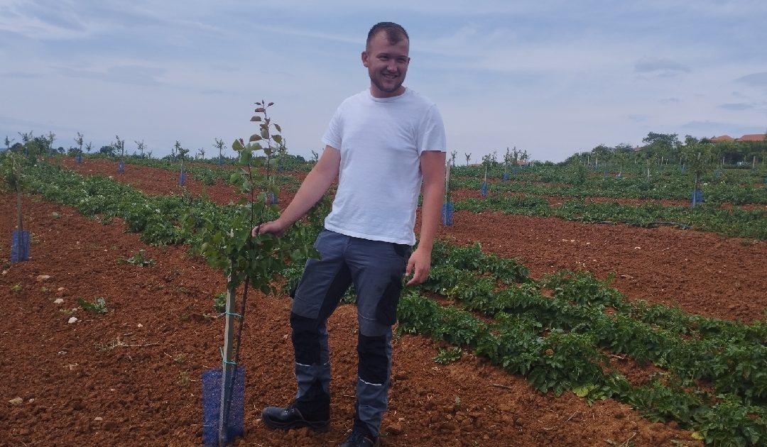 Na obroncima Prenja mladić zasadio četiri hektara voćnjaka