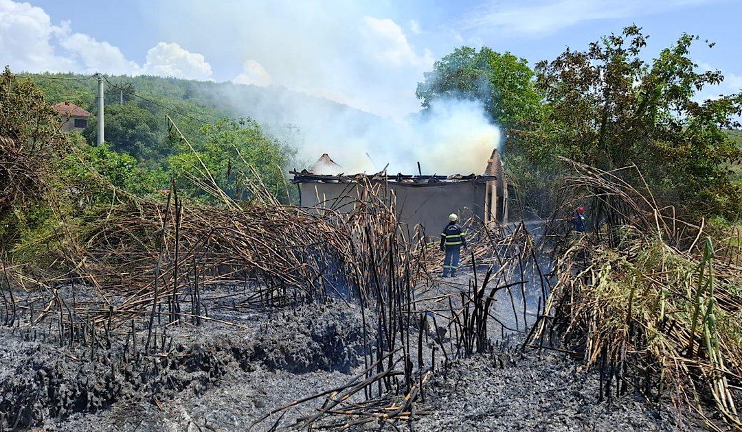 U Trebižatu izgorjela kuća