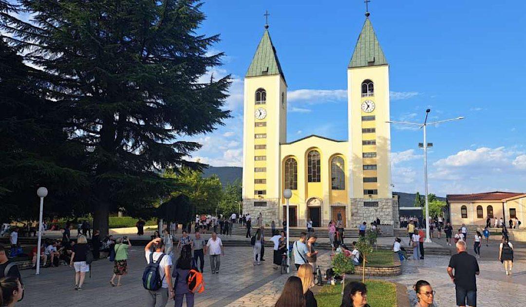 Deseci tisuća vjernika na proslavi 43. godišnjice Gospinih ukazanja u Međugorju