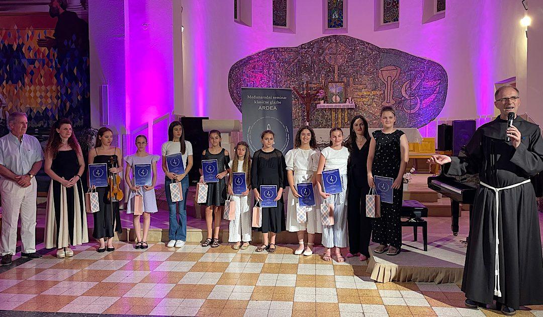 Polaznici seminara za violinu održali završni koncert u crkvi sv. Franje Asiškog