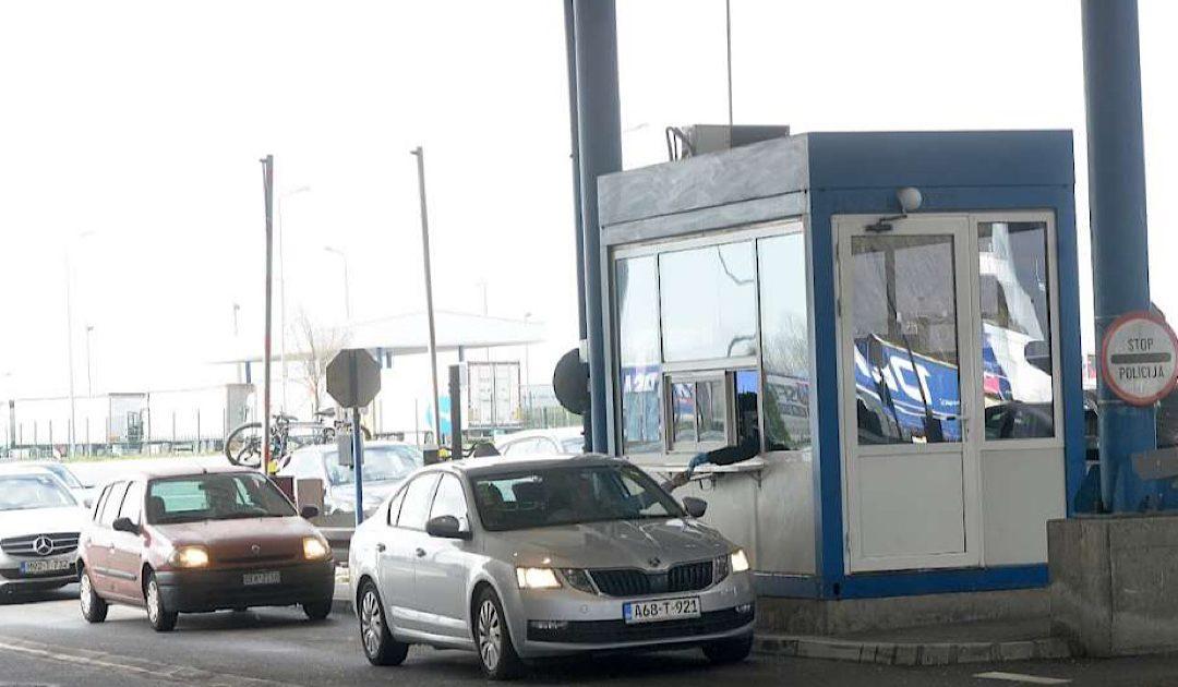 Gužve na graničnim prijelazima u BiH, za vikend granicu prešlo 683.615 osoba