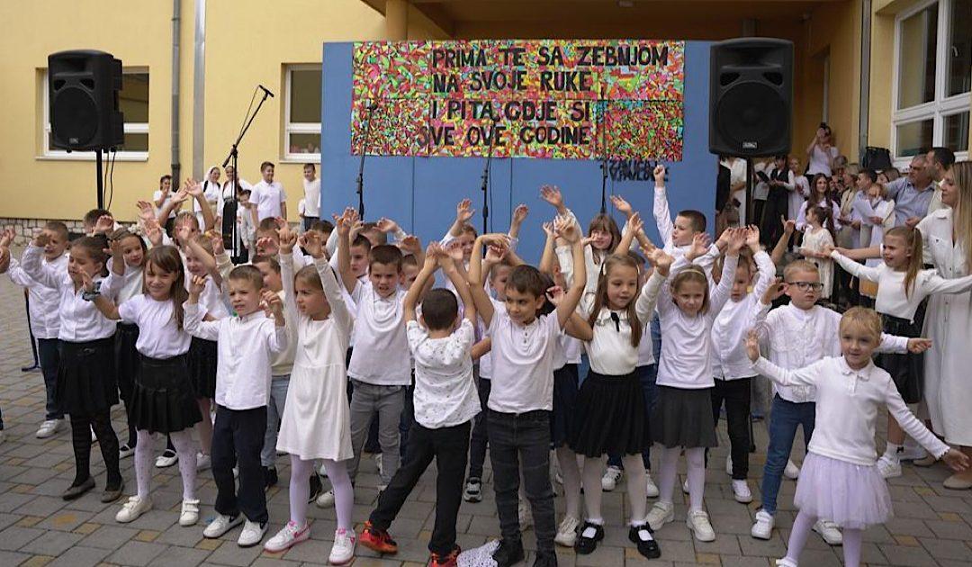 Audio/foto: Svečano proslavljen Dan Osnovne škole Vladimira Pavlovića