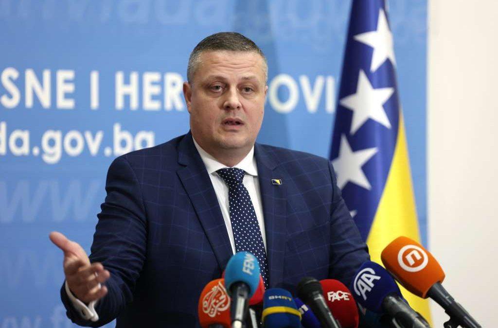 Mijatović: Od 1. siječnja nijedan poslodavac u FBiH neće moći isplatiti manje od 1.200 KM