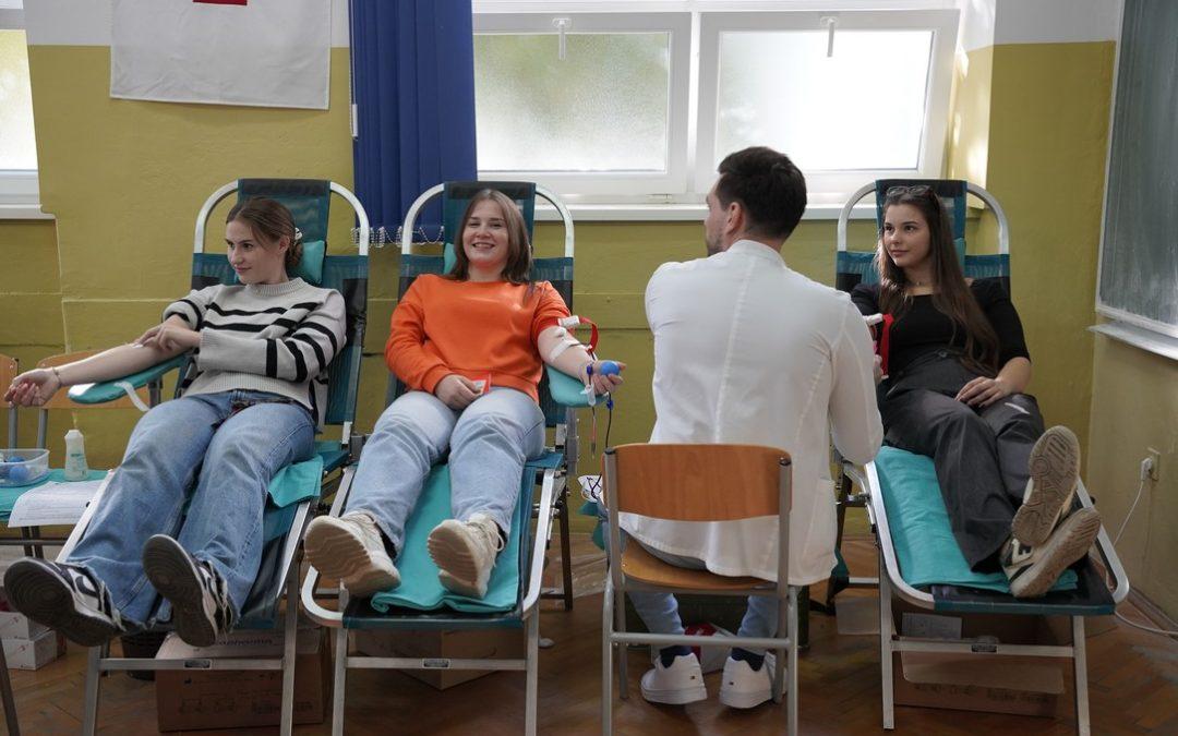 FOTO, AUDIO: Na dobrovoljnoj akciji darivanja krvi CK Čapljina krv darivalo 42 osobe