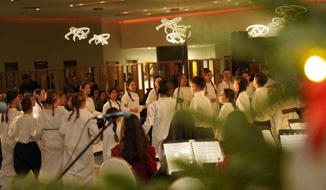 Božićna čarolija u Čapljini: HKUD Seljačka sloga očarala publiku