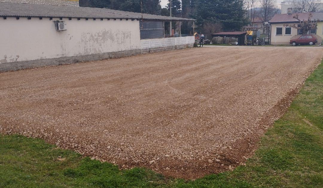 Novi makadamski parking je privremeno rješenje