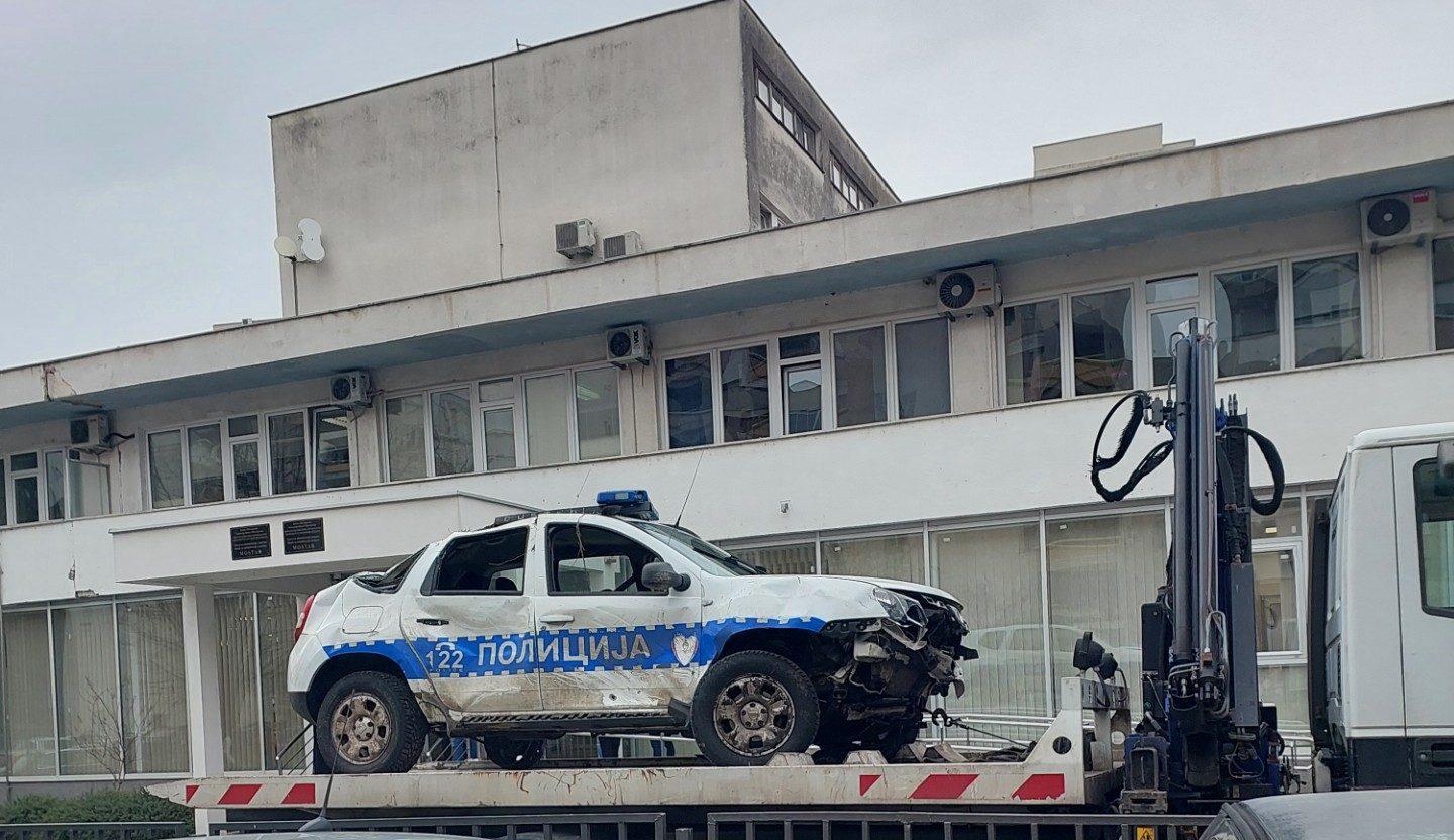 razbijeno policijsko auto