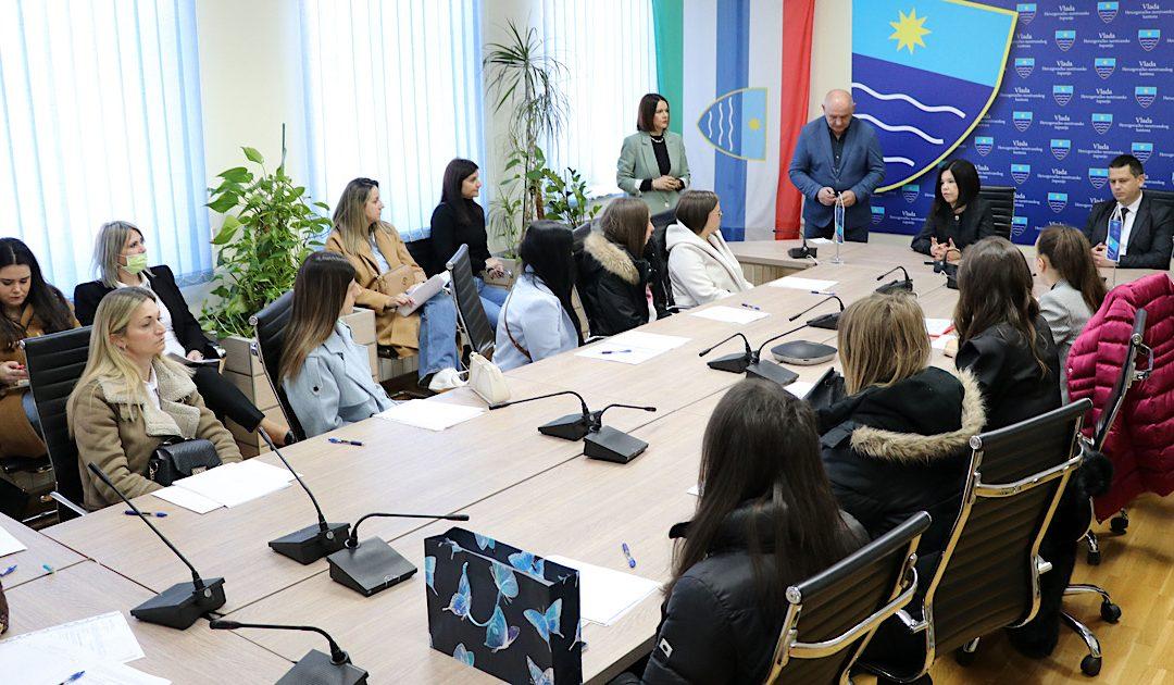 Potpisani ugovori o obavljanju pripravničkog staža u Vladi HNŽ-a