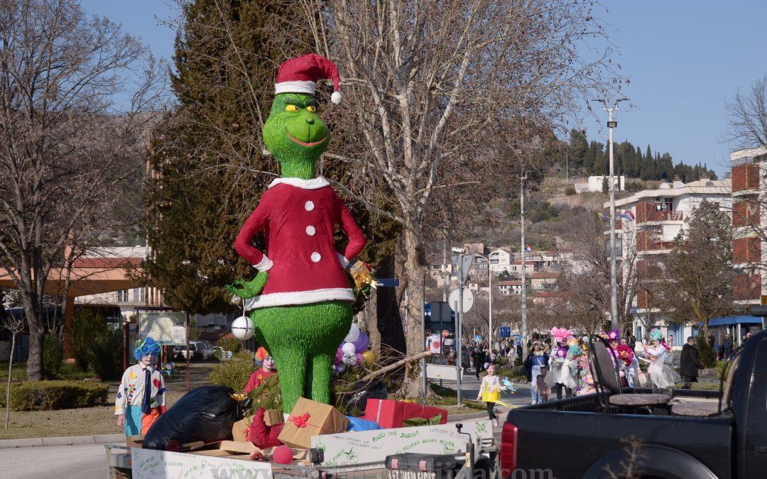FOTO; AUDIO: Šarene maske uljepšale ulice Čapljine