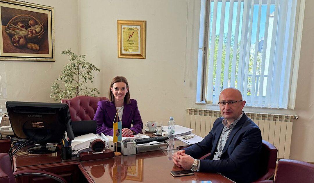 Ministar branitelja HNŽ-a Đuro Prkačin na sastanku s gradonačelnicom Raguž