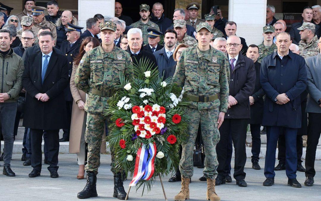 8. travnja utemeljeno je Hrvatsko vijeće obrane
