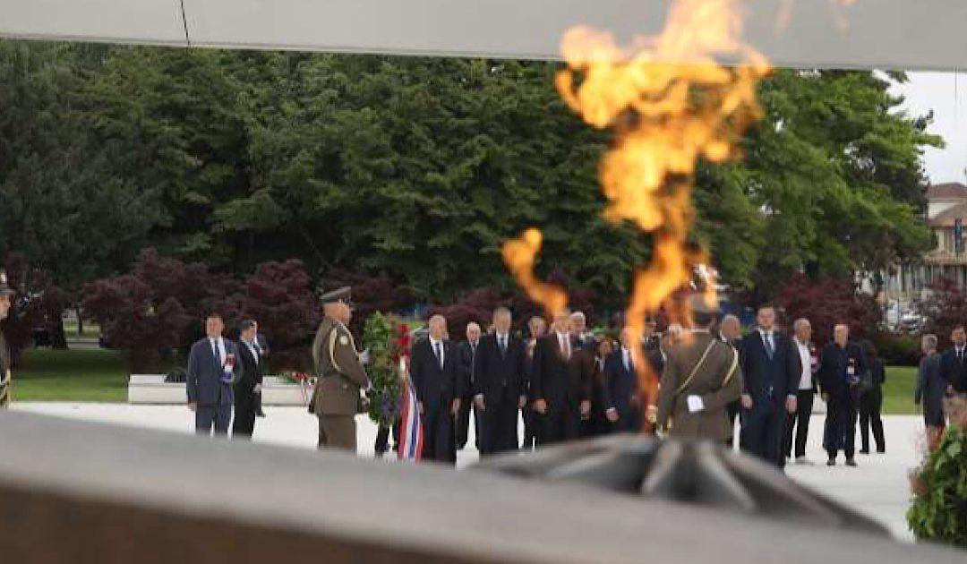 Hrvatska obilježava Dana državnosti: Položeni vijenci kod Spomenika domovini