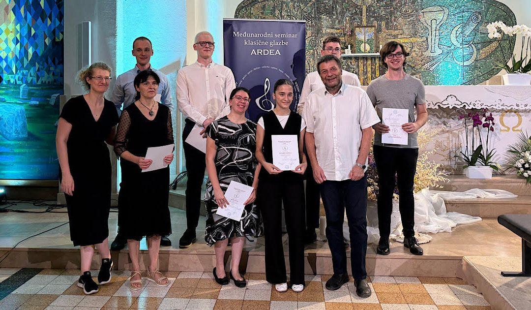 Polaznici za klavir kod profesora Stanettija održali koncert u crkvi sv. Franje Asiškog