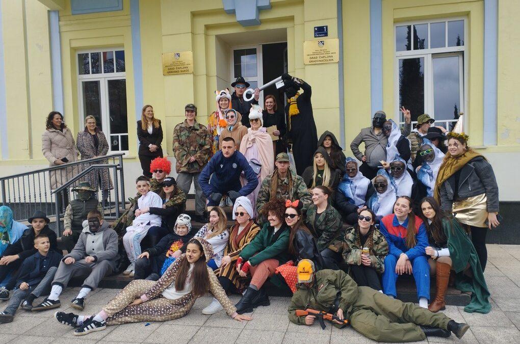 FOTO: Završila vladavina Maškarske republike – zapovjednik otišao u nepoznatom smjeru