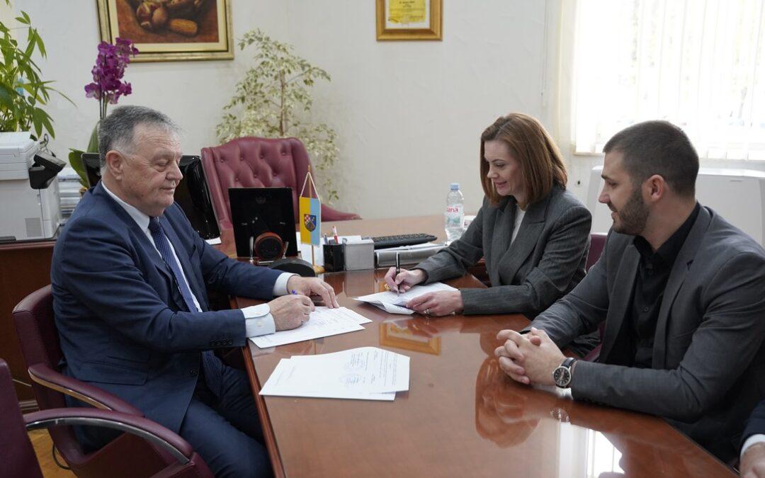 U Gradskoj upravi Čapljina potpisan ugovor o projektu izgradnje hladnjače za poljoprivredne proizvode na Hotanju