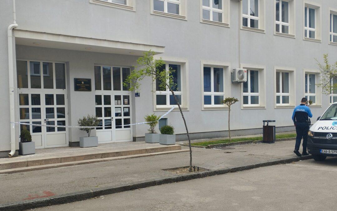 Dojava o eksplozivnoj napravi: Evakuirana srednja škola u Čapljini, nastava otkazana