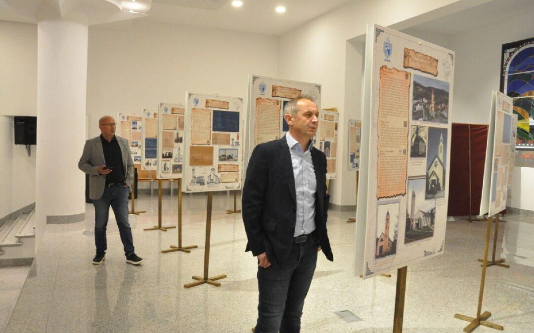 U Mostaru otvorena izložba „Tragovima našega postojanja – projekti i nacrti katoličkih sakralnih objekata u BiH“