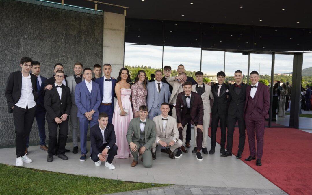 FOTO| Čapljinski maturanti obilježili završetak srednjoškolskog obrazovanja