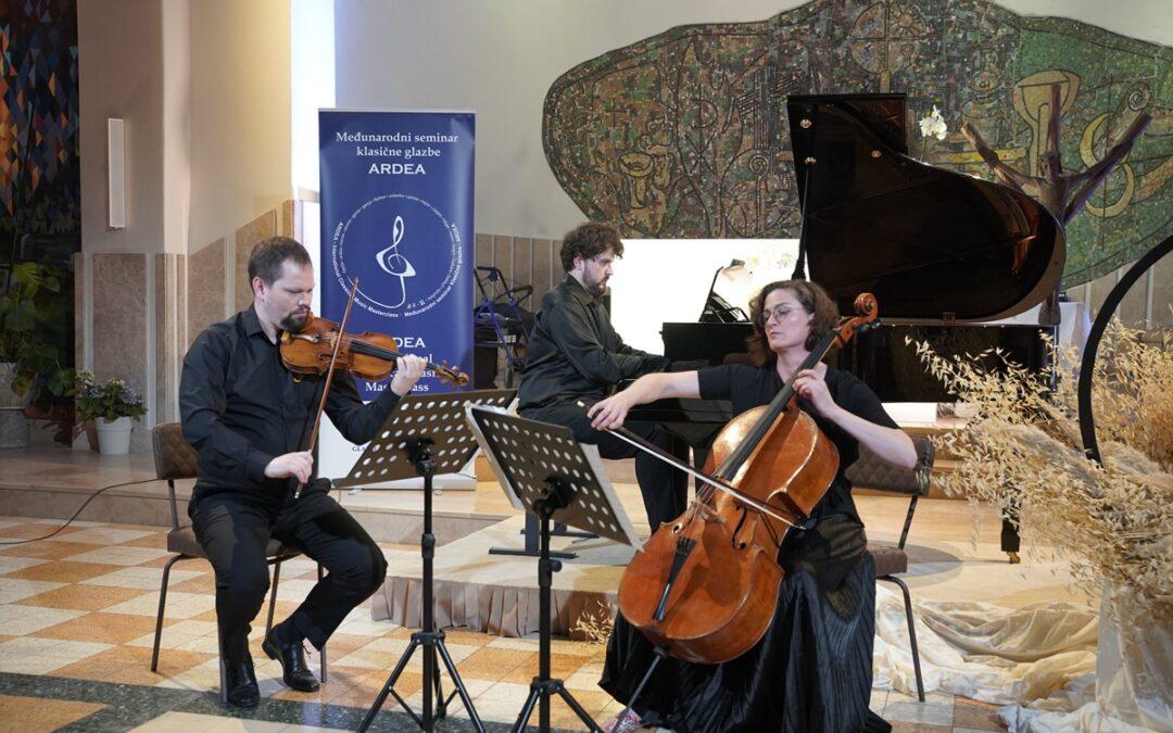 Koncert „Vivant Professores“ obilježio desetu obljetnicu Ardee