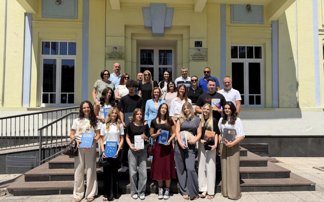 FOTO: Upriličen svečani prijem nagrađenih učenika osnovnih i srednje škole