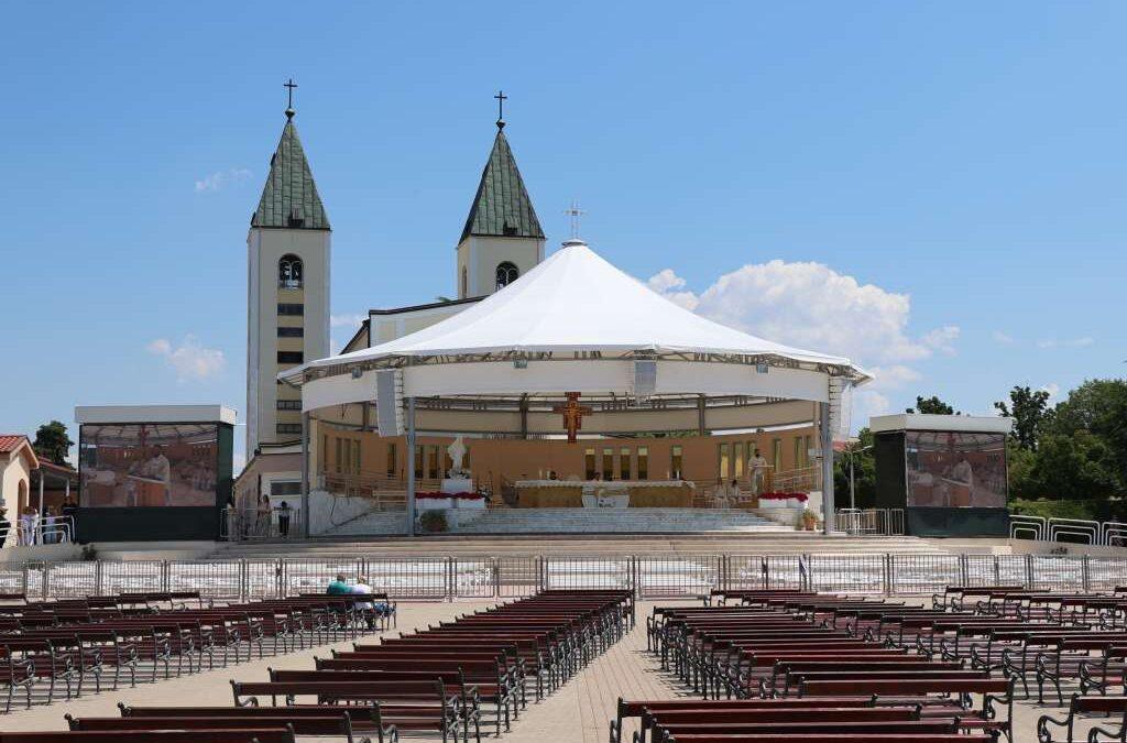 Oskvrnut Gospin kip i zapaljen vanjski oltar crkve u Međugorju