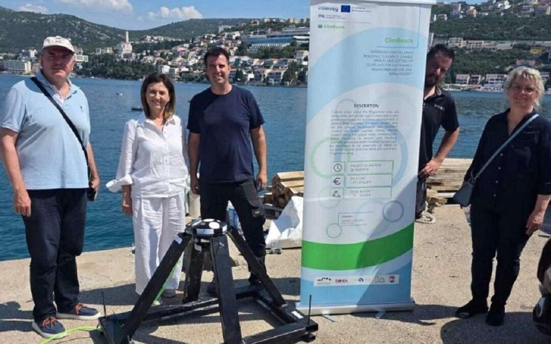 U Neumu u more postavljen uređaj za mjerenje strujanja mora i morskih valova